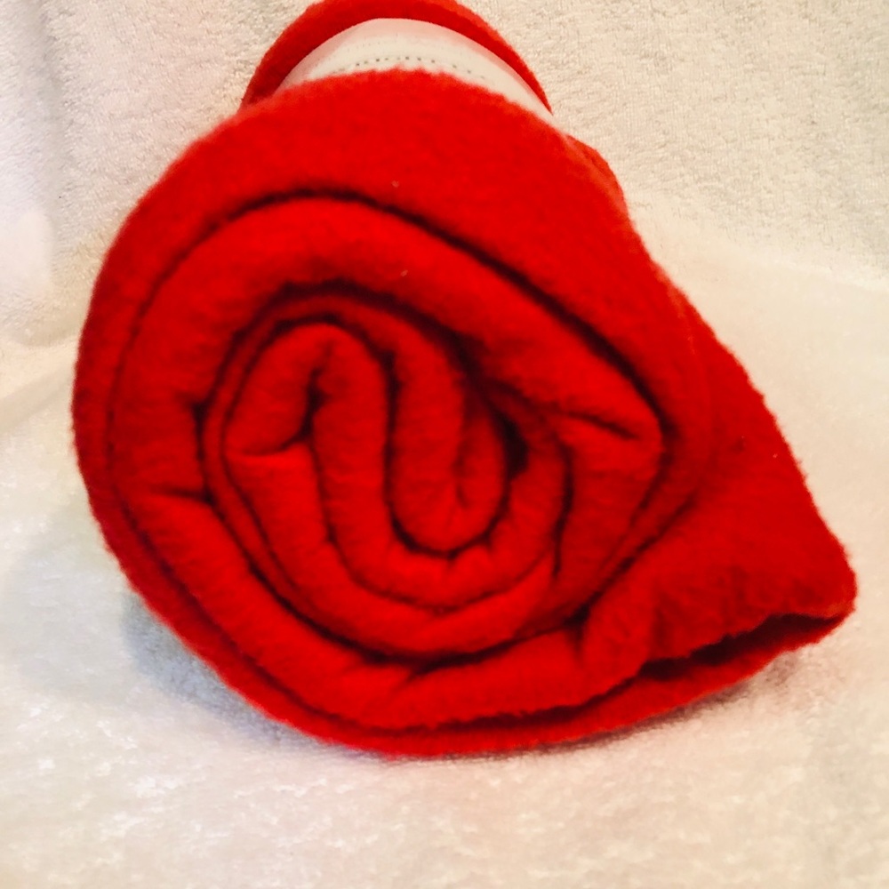 Red Fleece - Picture 5 of 5